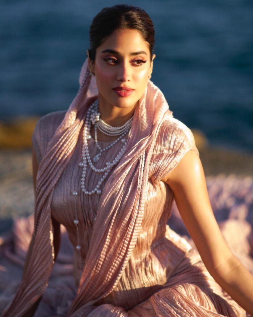 Janhvi Kapoor’s Banarasi outfit inspired by Sridevi’s timeless fashion legacy